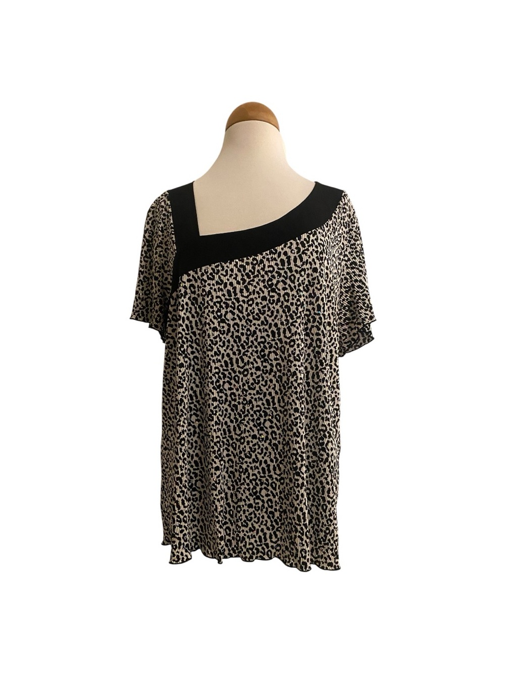 dressbarn Beige and Black Leopard Short Sleeve Top with Asymmetric Black Yoke